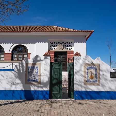 Bed and Breakfast Escola Do Fado Vila Fernando  Екстер'єр фото